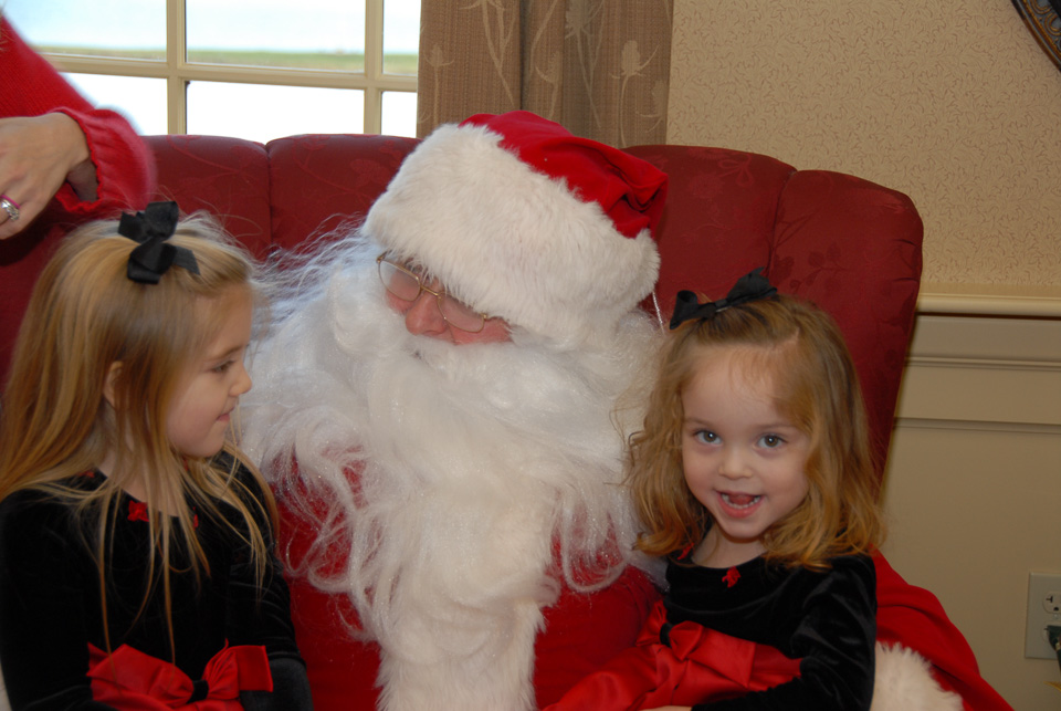 06SantaBreakfast195.jpg