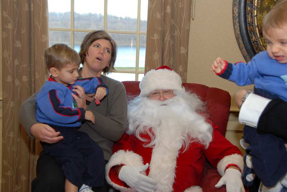 06SantaBreakfast210.jpg