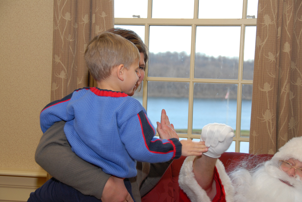 06SantaBreakfast215.jpg
