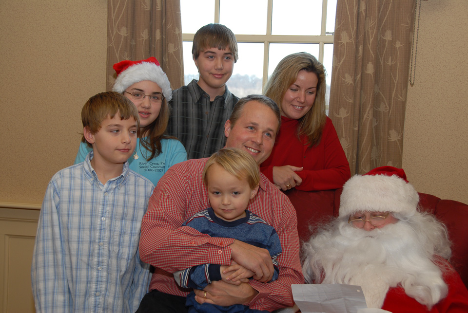 06SantaBreakfast221.jpg
