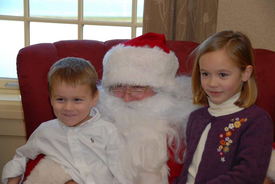 06SantaBreakfast240.jpg