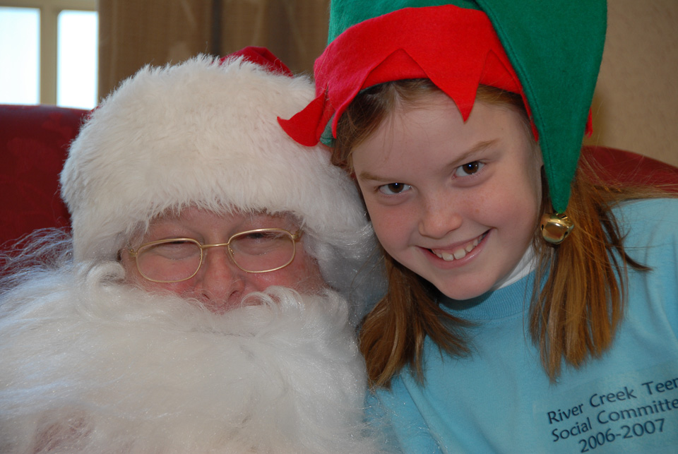 06SantaHelper034.jpg