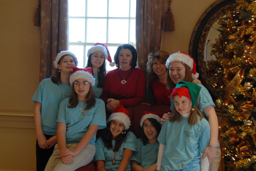 06SantaHelper011.jpg