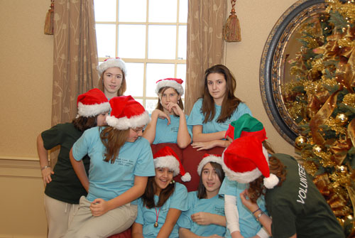 06SantaHelper018.jpg