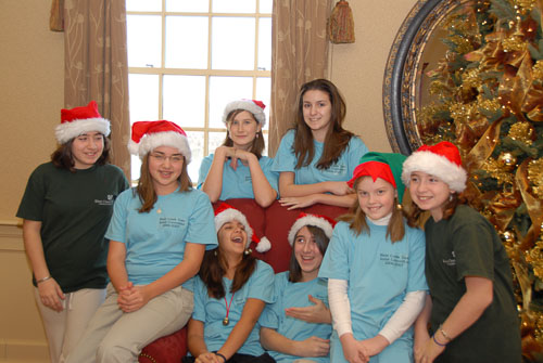 06SantaHelper019.jpg
